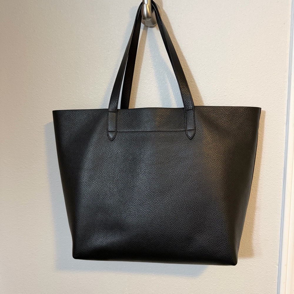 Cuyana Black Leather Tote - Picture 3 of 12